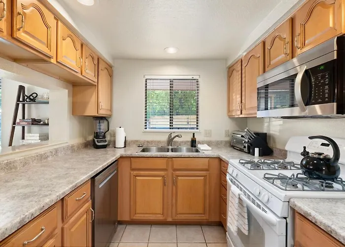 Spacious 2br Desert Escape