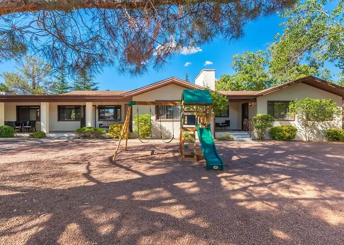 Spacious 2br Desert Escape Apartment